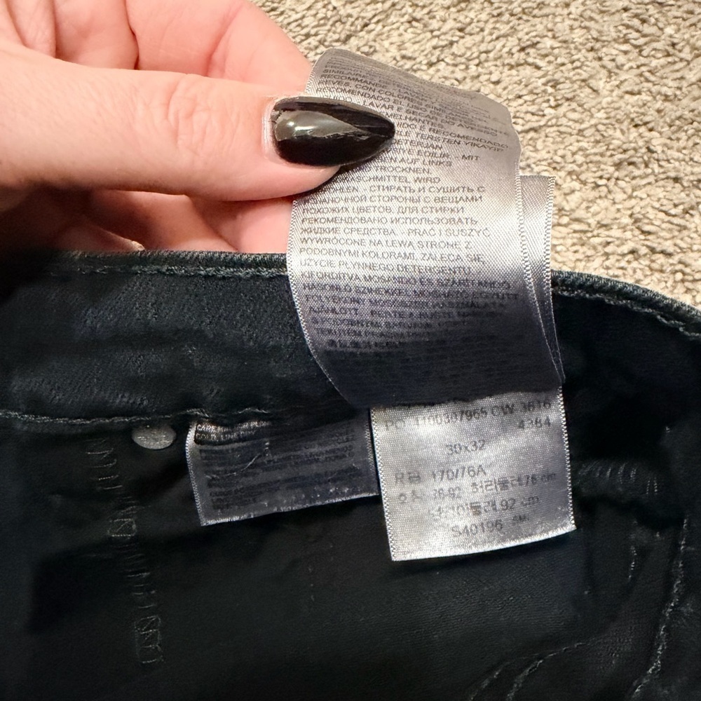LEVIs Men’s Black Straight-Leg Jeans - Picture 4 of 6